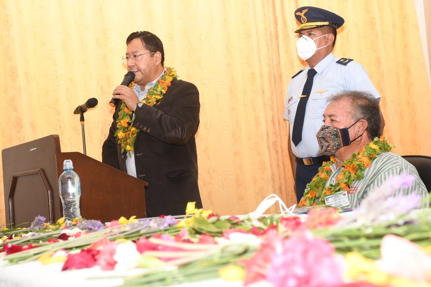 Presidente destaca la labor de médicos naturistas en pandemia y anuncia restitución del Viceministerio de Medicina Tradicional (adelanto)