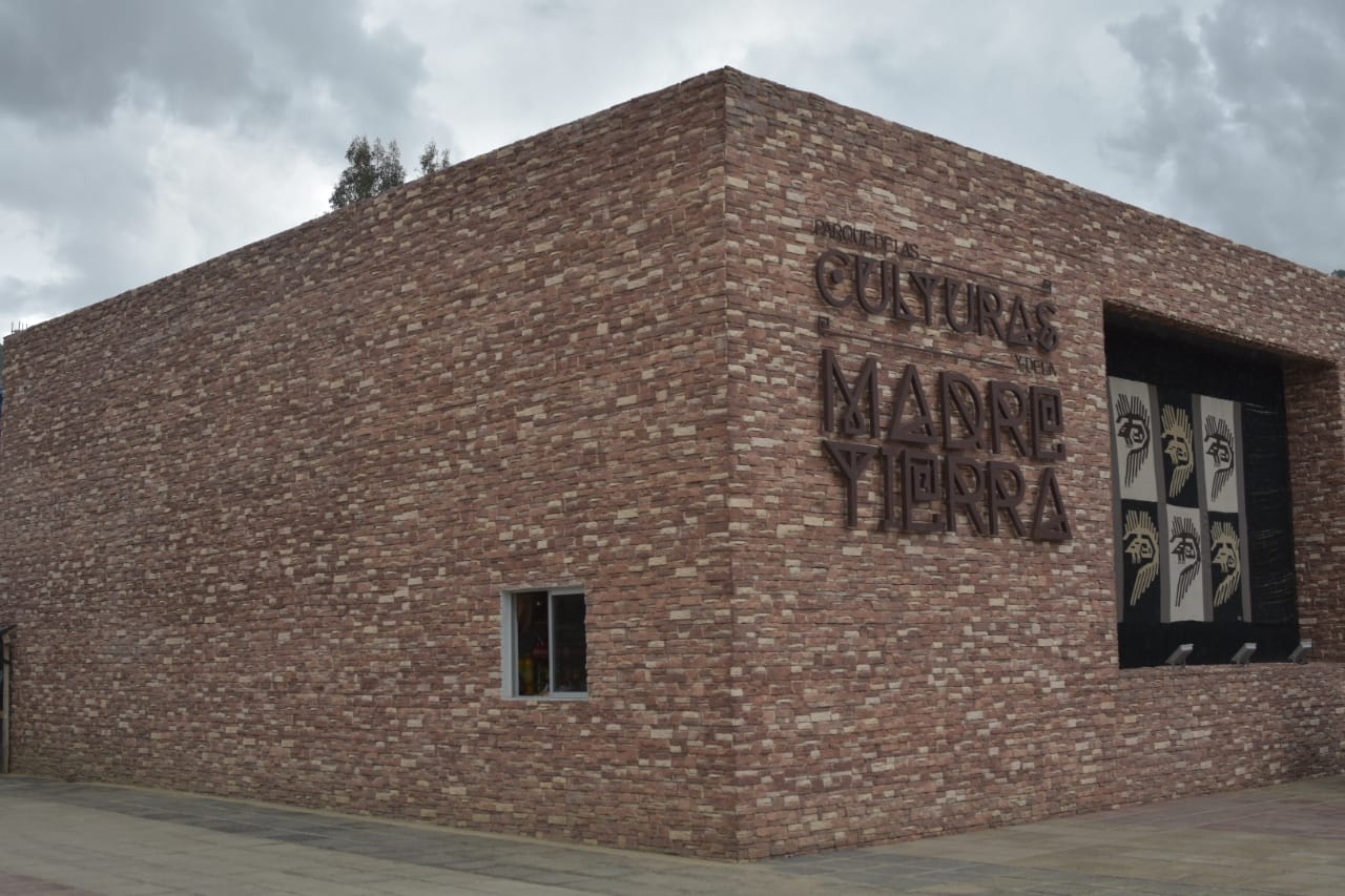 Ministro Montaño inspecciona obras del Parque de las Culturas y la Madre Tierra cuyo avance es del 75%