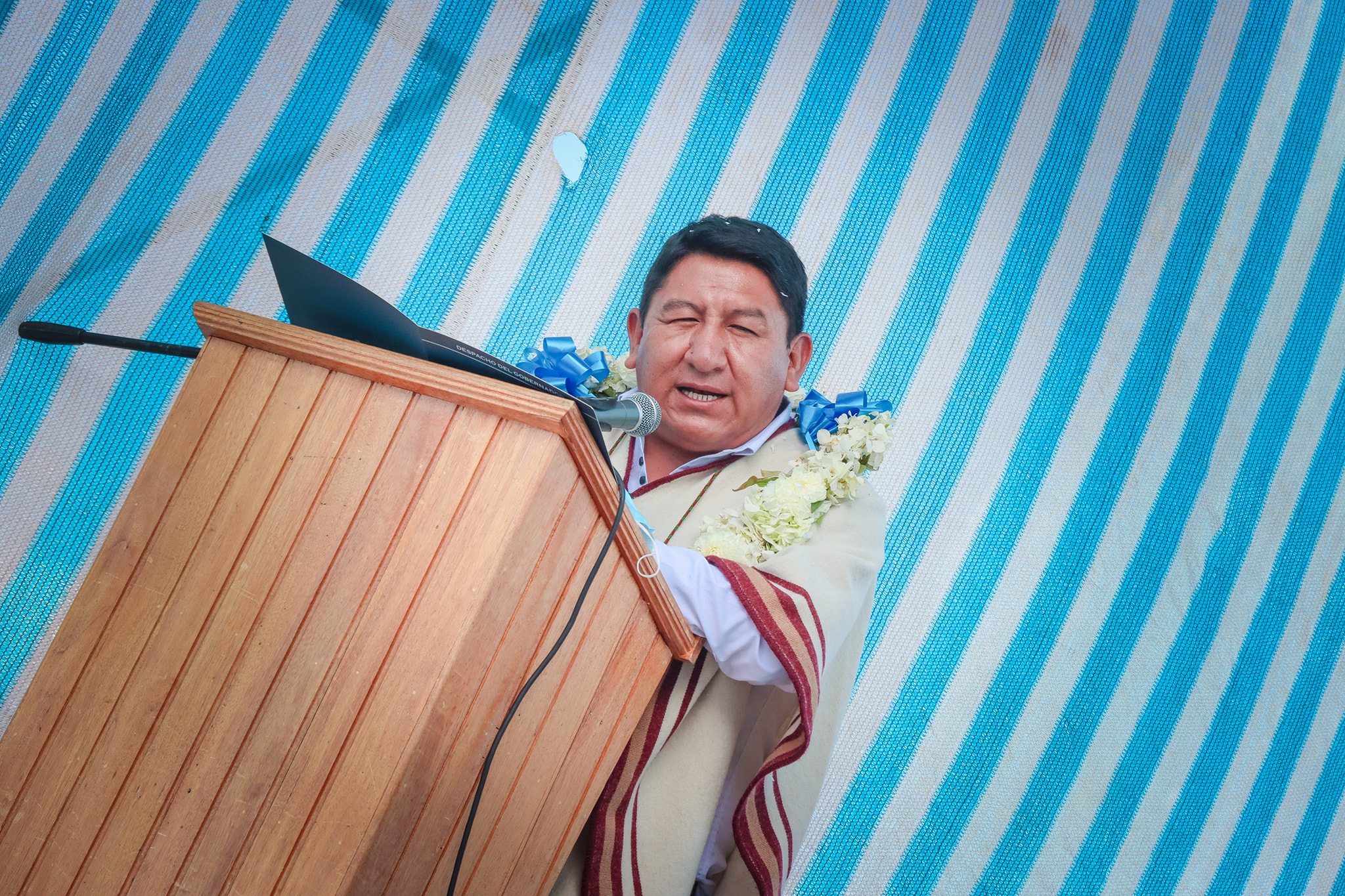 Gobernador de Potosí desmiente compra irregular de ambulancias y emplaza a denunciantes mostrar documentación