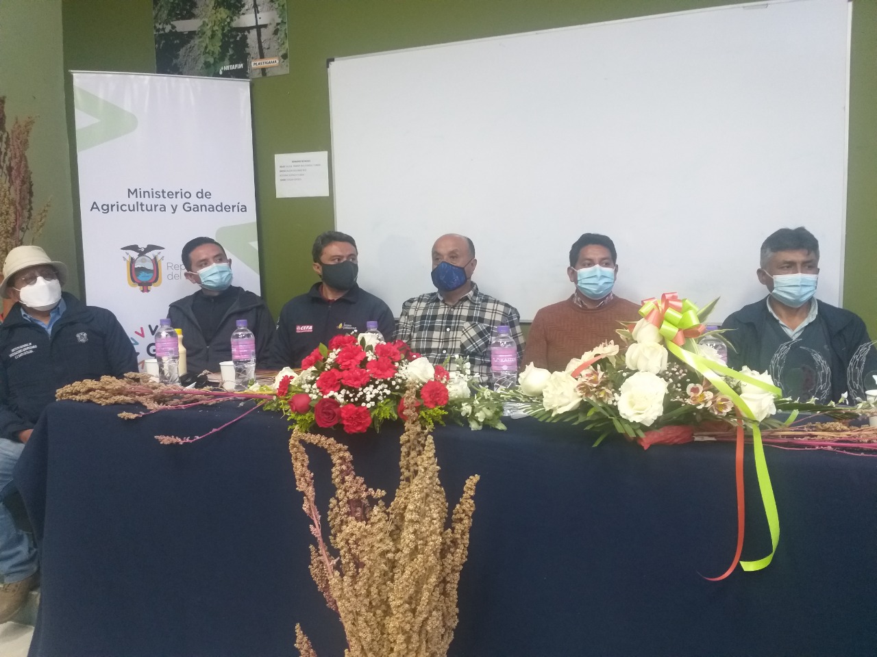 Bolivia y Ecuador firman acuerdo para promover la producción de quinua orgánica