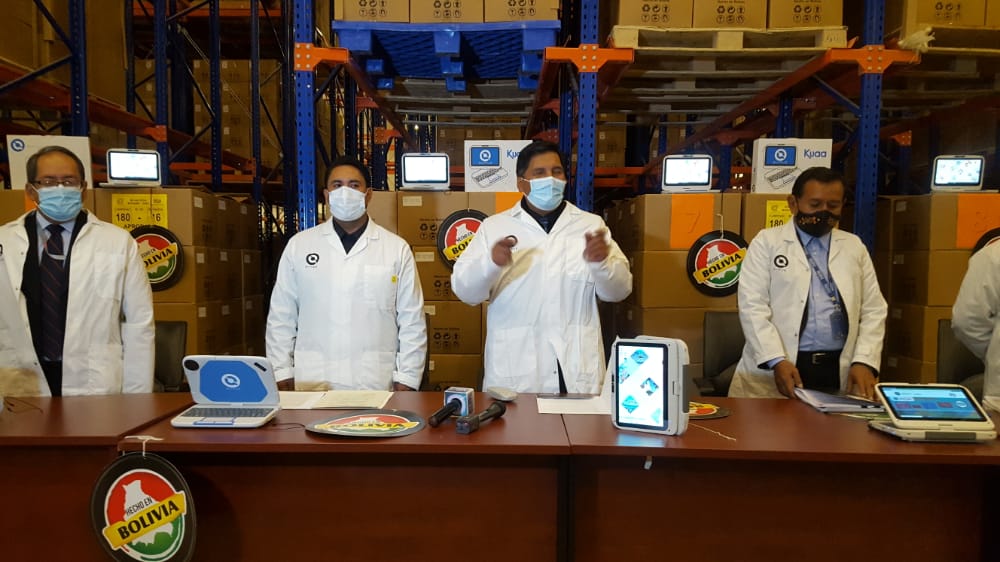 Educación recibe el primer lote de 9.872 computadoras Kuaa para distribuirlas entre estudiantes en situación vulnerable