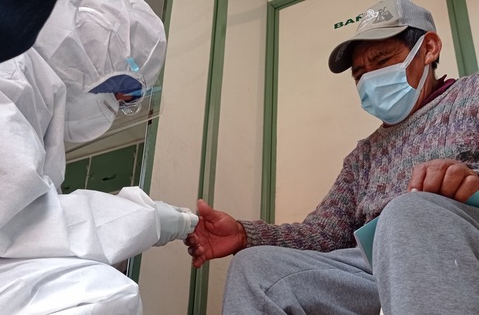 Sputnik News destaca rastrillaje y pruebas rápidas para contener el COVID-19 en Bolivia