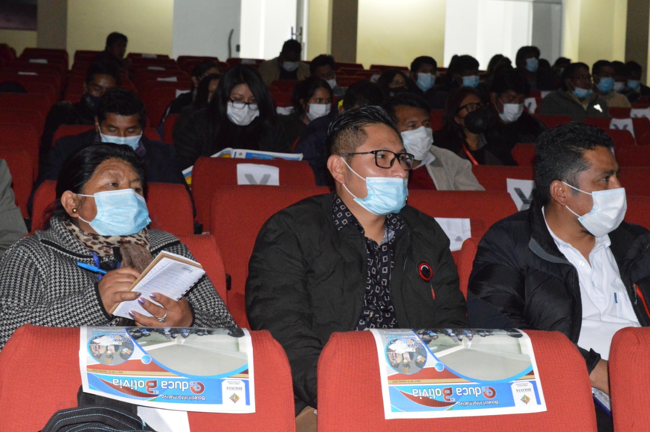 Ministerio de Educación llevó adelante taller de formación dirigido a autoridades del área en La Paz