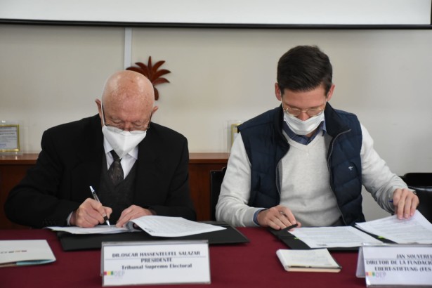 TSE y la FES Bolivia firman un convenio para impulsar investigación y análisis en materia democrática