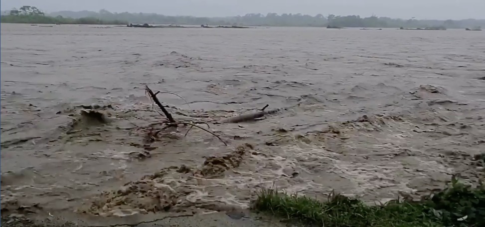 Turbión destruye viviendas, sembradíos y se lleva postes de energía eléctrica en Puerto Villarroel
