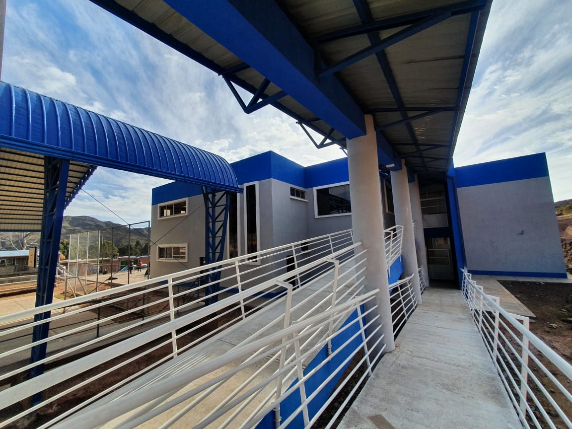 Llallagua estrena moderna unidad educativa en beneficio de niños y jóvenes (adelanto)