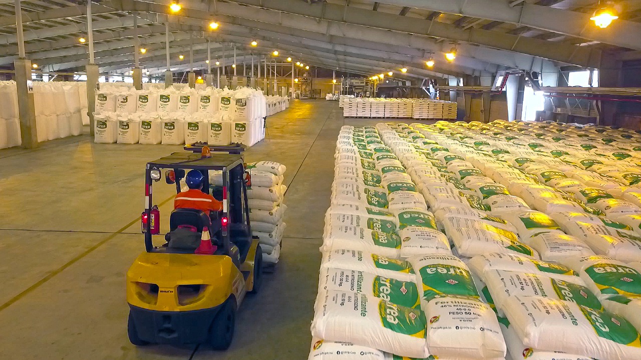 YPFB garantiza operatividad de la Planta de Urea y desmiente versiones de paro
