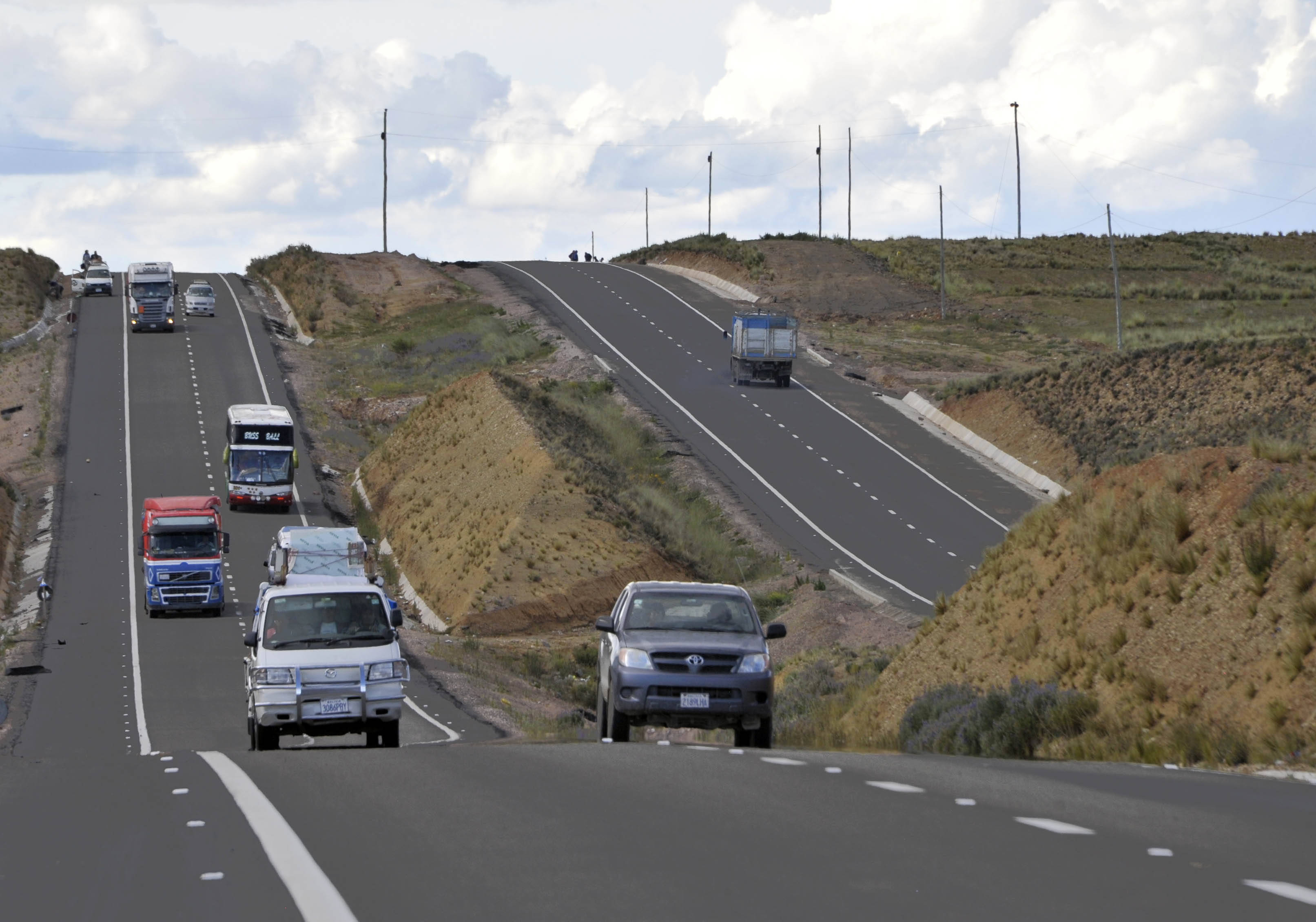 ABC inyectó Bs 840 millones en construcción y mantenimiento de carreteras a marzo de 2021