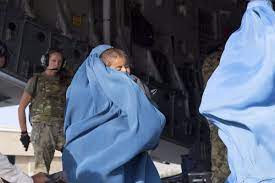 Comunidad internacional recibe garantías de los talibán para la salida de afganos tras el 31 de agosto