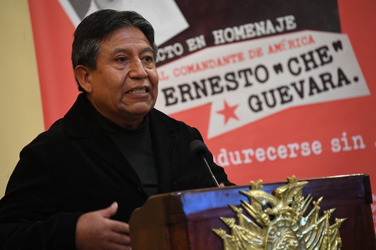 El Vicepresidente de Bolivia, David Choquehuanca, participa de homenaje al Comandante Ernesto “Che” Guevara, en el Hall de la Vicepresidencia.