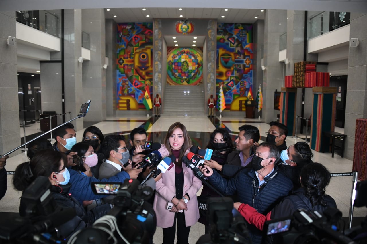 La Viceministra de Comunicación Gabriela Alcón se dirigió a los medios de comunicación en Casa Grande del Pueblo