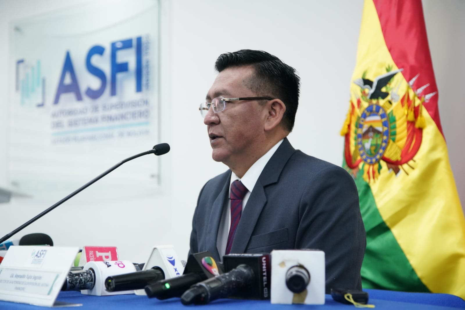Conferencia de prensa del Director General Ejecutivo de la ASFI, Reynaldo Yujra Segales