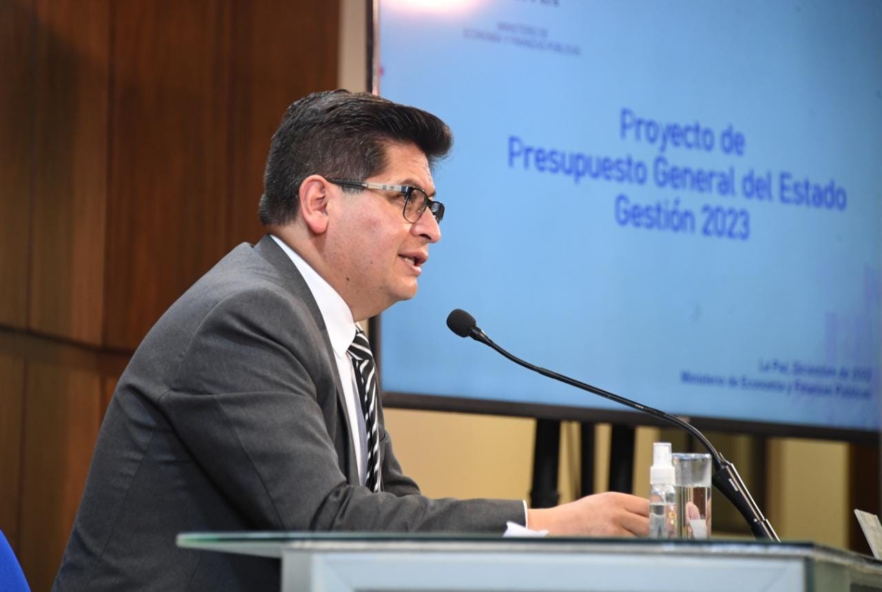 El ministro Marcelo Montenegro brinda conferencia de prensa sobre el tratamiento del Presupuesto General del Estado 2023 en la Cámara de Diputados