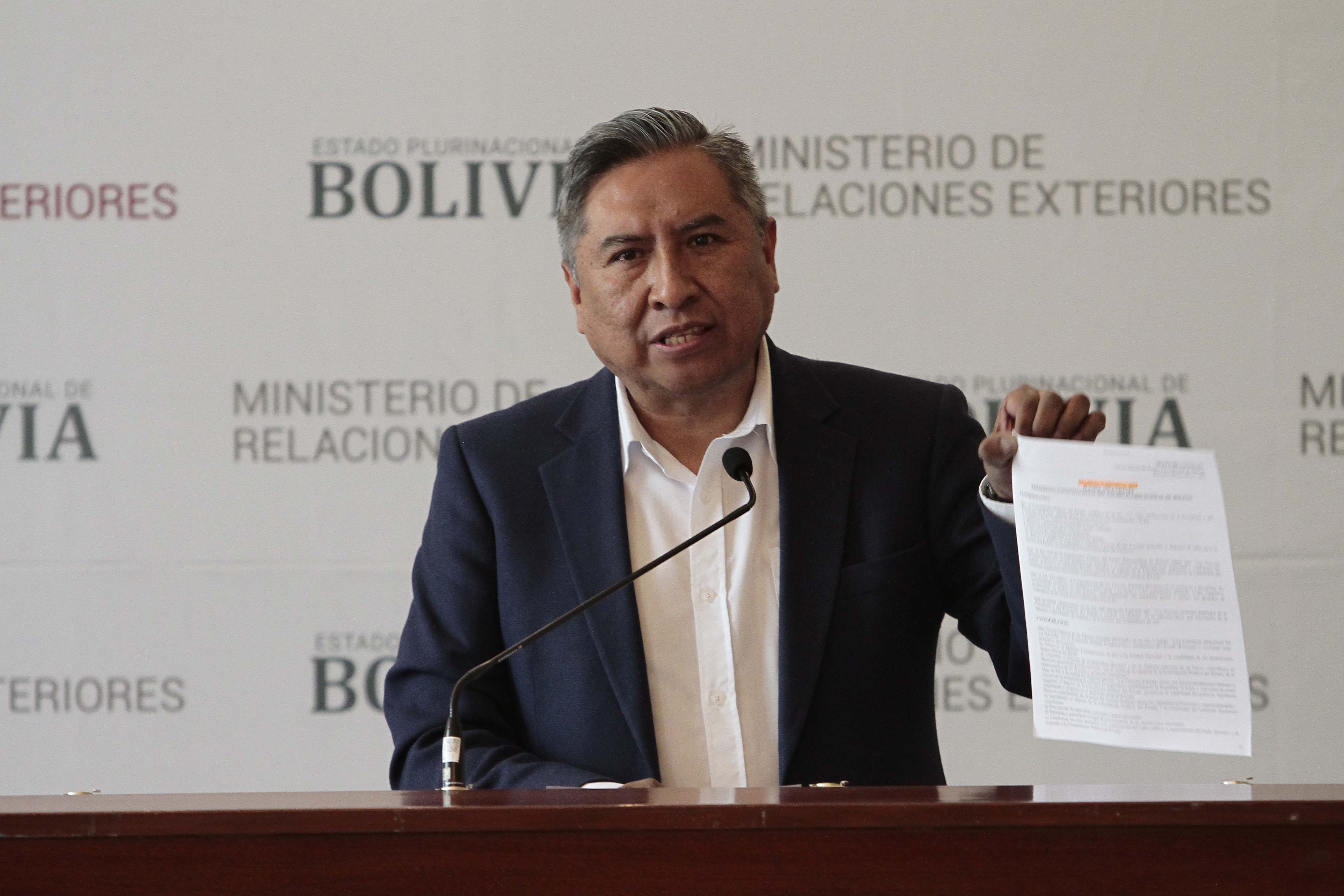 El canciller Rogelio Mayta responde a Bolsonaro que “bajo ningún concepto” acepta injerencia en la institucionalidad estatal