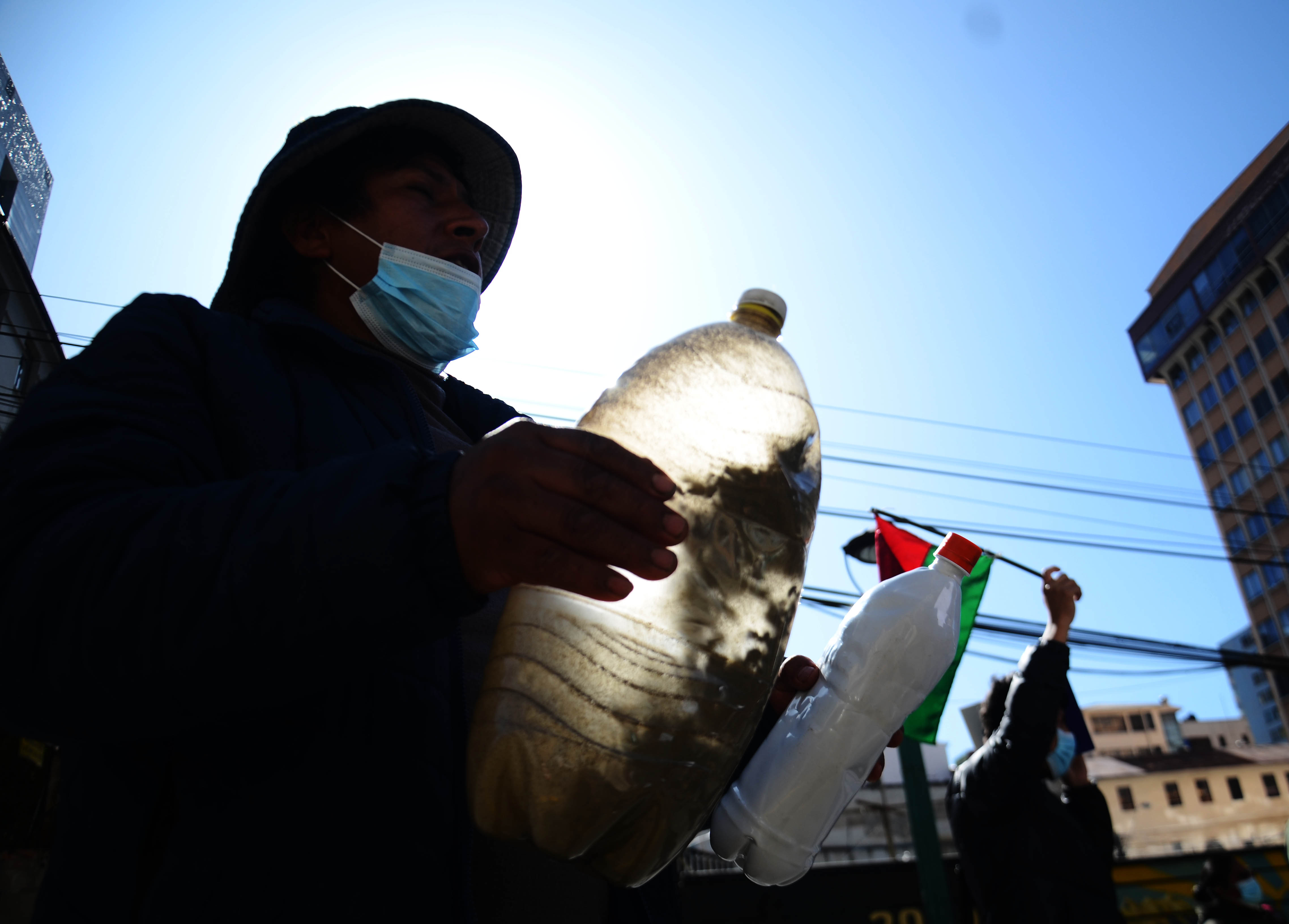 Protestas en puertas de la Alcaldía de La Paz debido al incumplimiento de pagos por servicios prestados por empresarios constructores y proveedores de Bolivia.