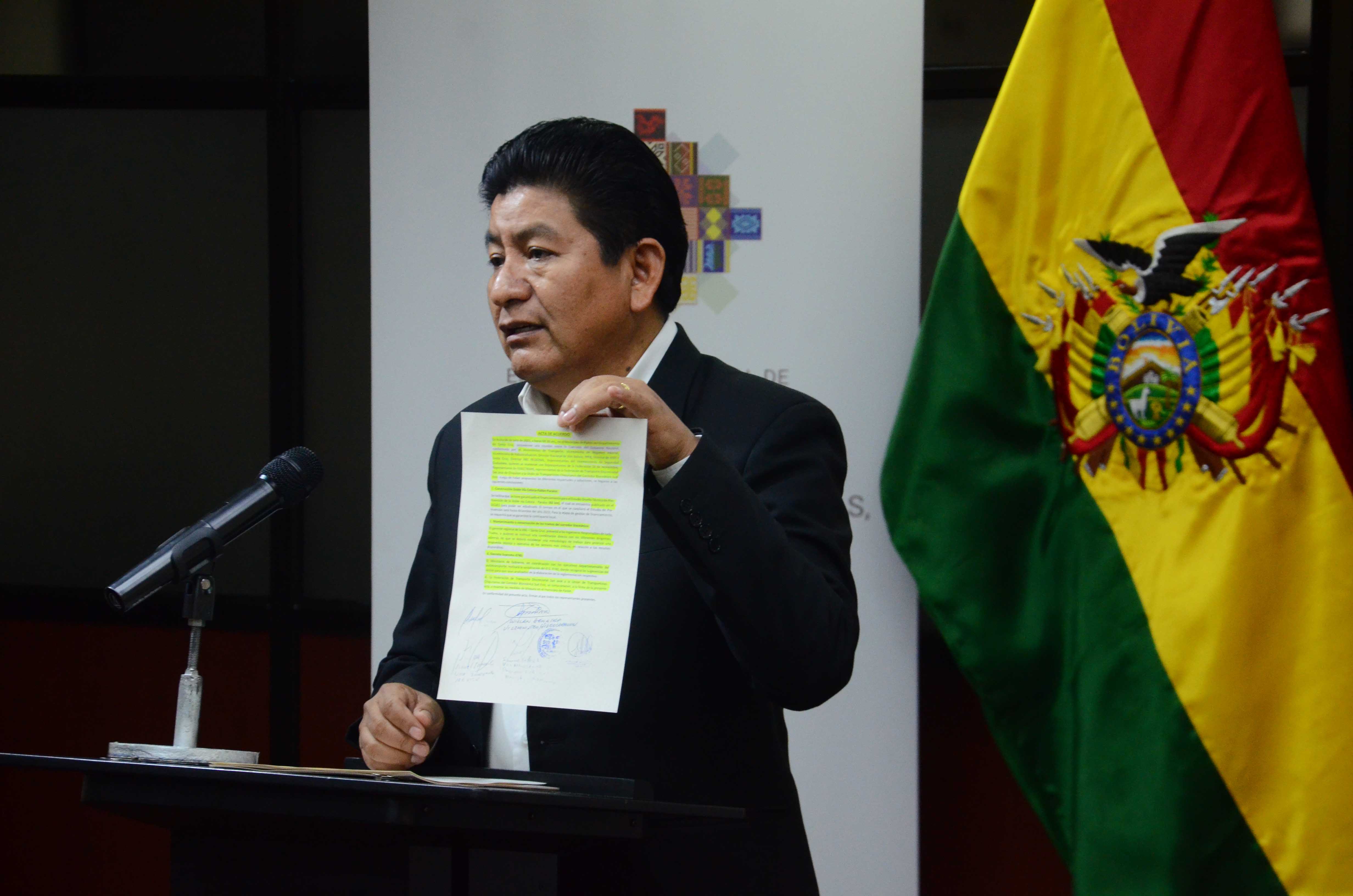 Ministro de Obras Públicas, Servicios y Vivienda, Edgar Montaño, Corredor Bioceánico Carretero está expedito tras acuerdo entre Gobierno y transportistas