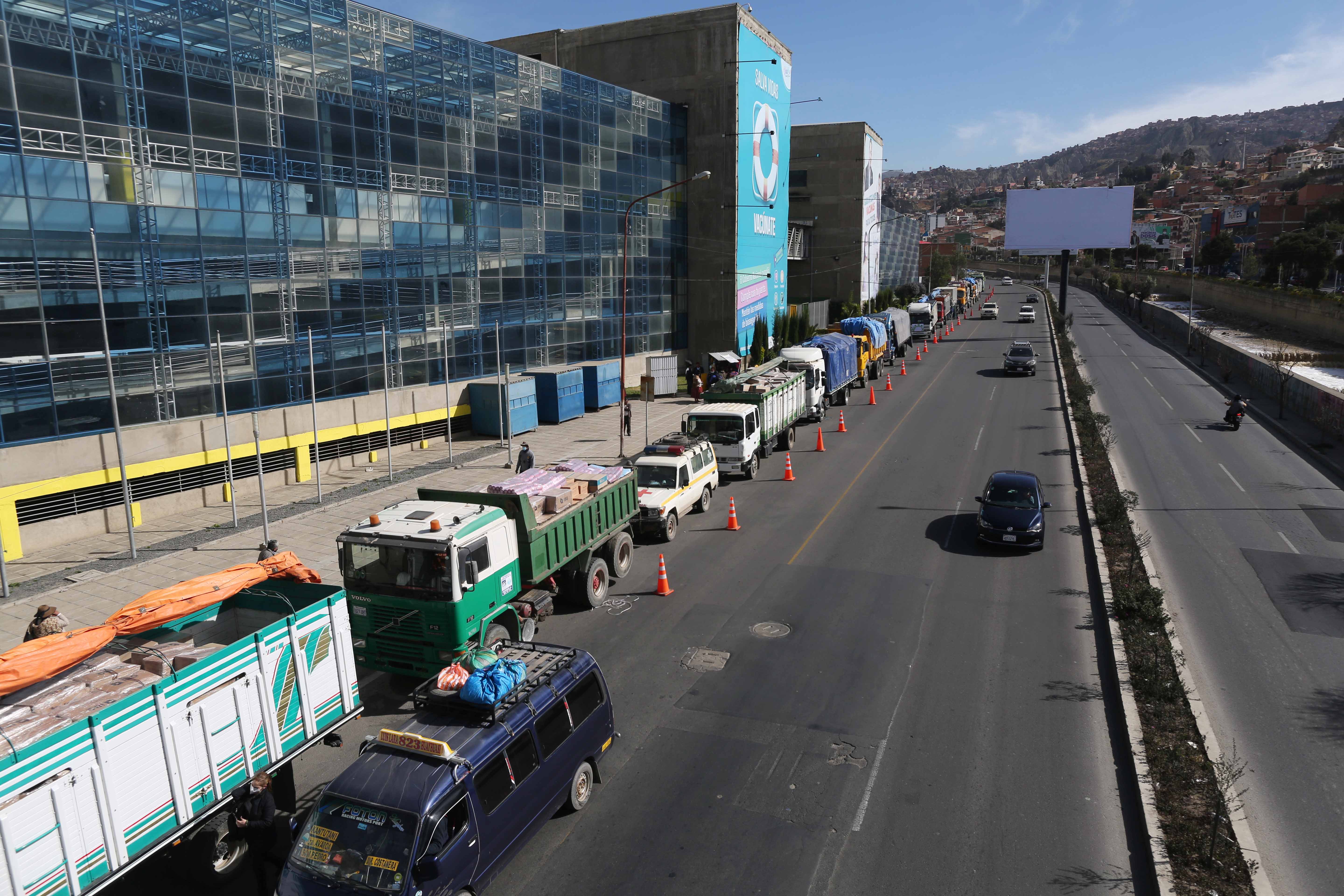 El ministro de Salud y Deportes, Jeyson Auza, entregó medicamentos e insumos a los 87 municipios de La Paz, valuados en Bs 74 millones para combatir la quinta ola del COVID-19