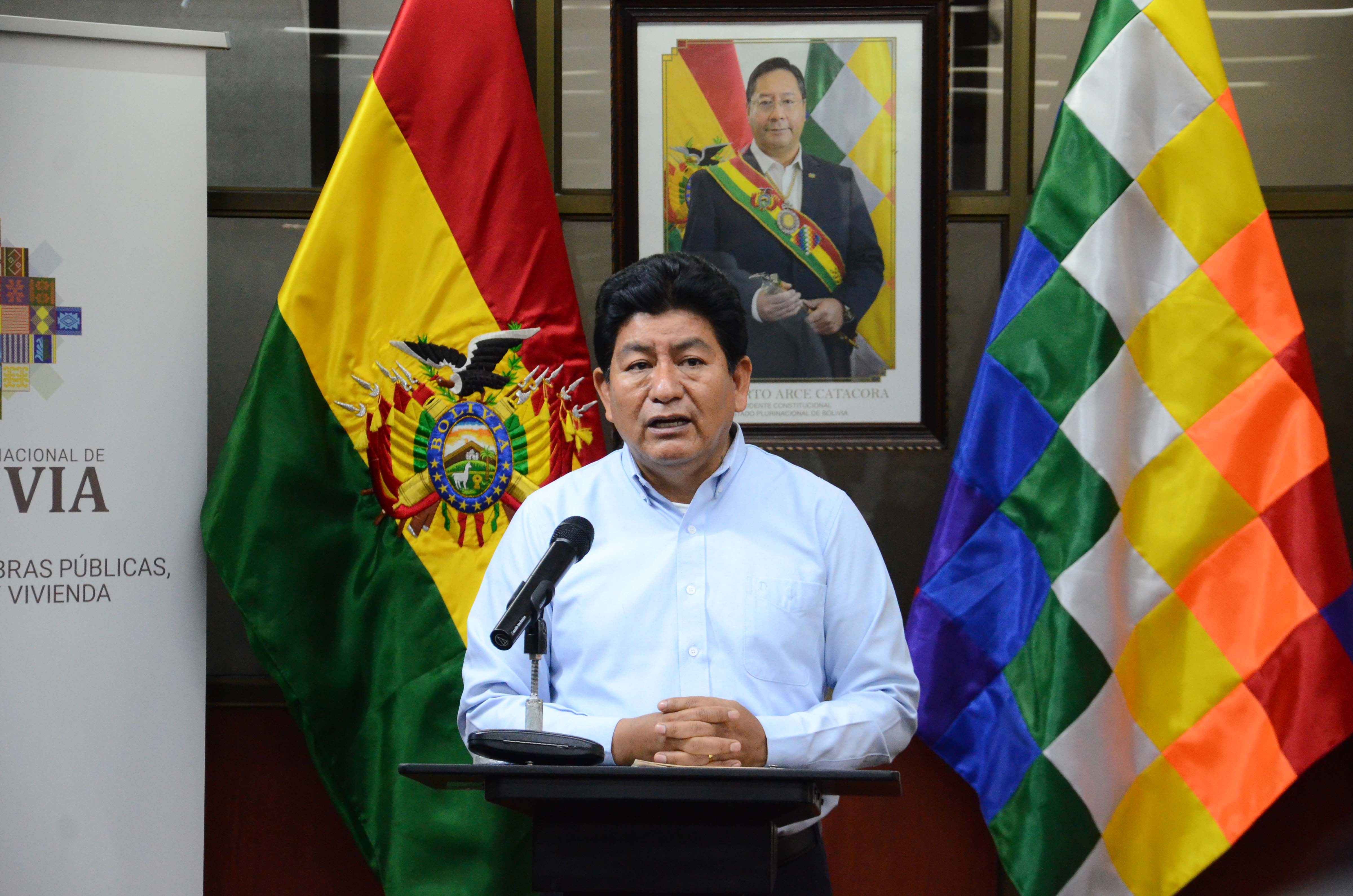 El ministro de Obras Públicas, Édgar Montaño, informa que el Gobierno inyectó Bs 30 millones en estudios de preinversión para carreteras en Santa Cruz