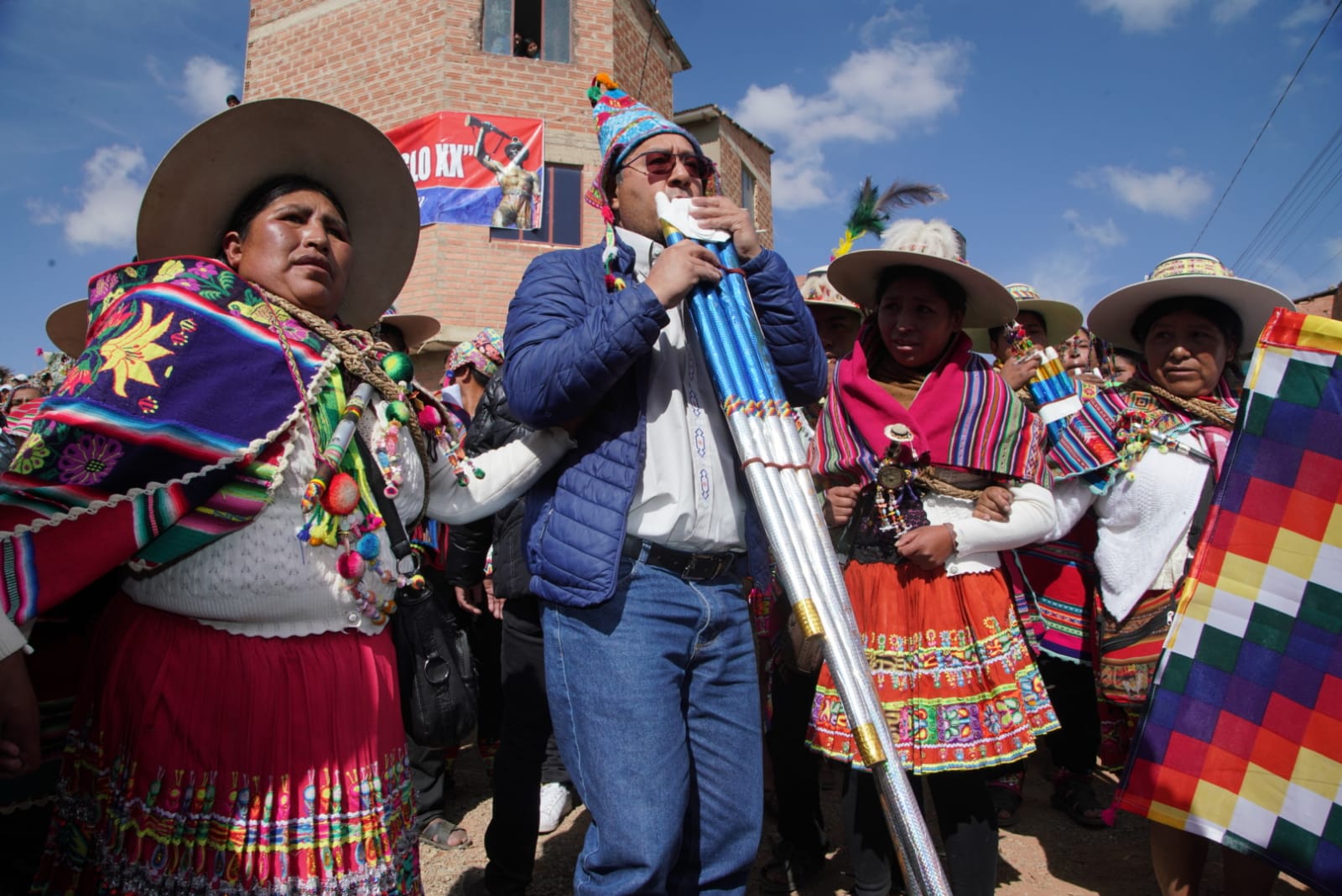 Aniversario de los Ayllus Originarios de los Suyus Charcas Qhara Qhara, en Llallagua, Potosí, acto que contó con la asistencia del presidente del Estado Plurinacional de Bolivia Luis Arce Catacora