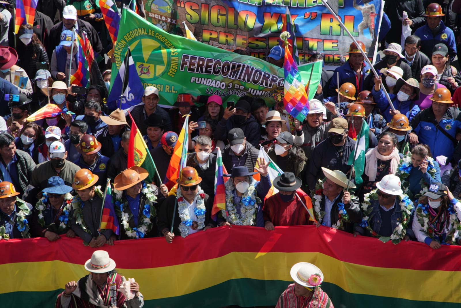 Asistentes a la Marcha en Defensa de la Democracia y la Reconstrucción Económica 4