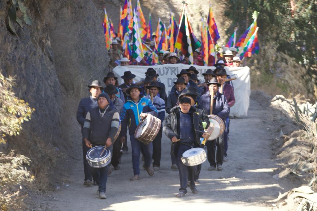 Asistentes a la Comunidad de Ocuire, municipio de Saphaqui, a los actos conmemorativos del 272 aniversario de nacimiento de la heroína Bartolina Sisa