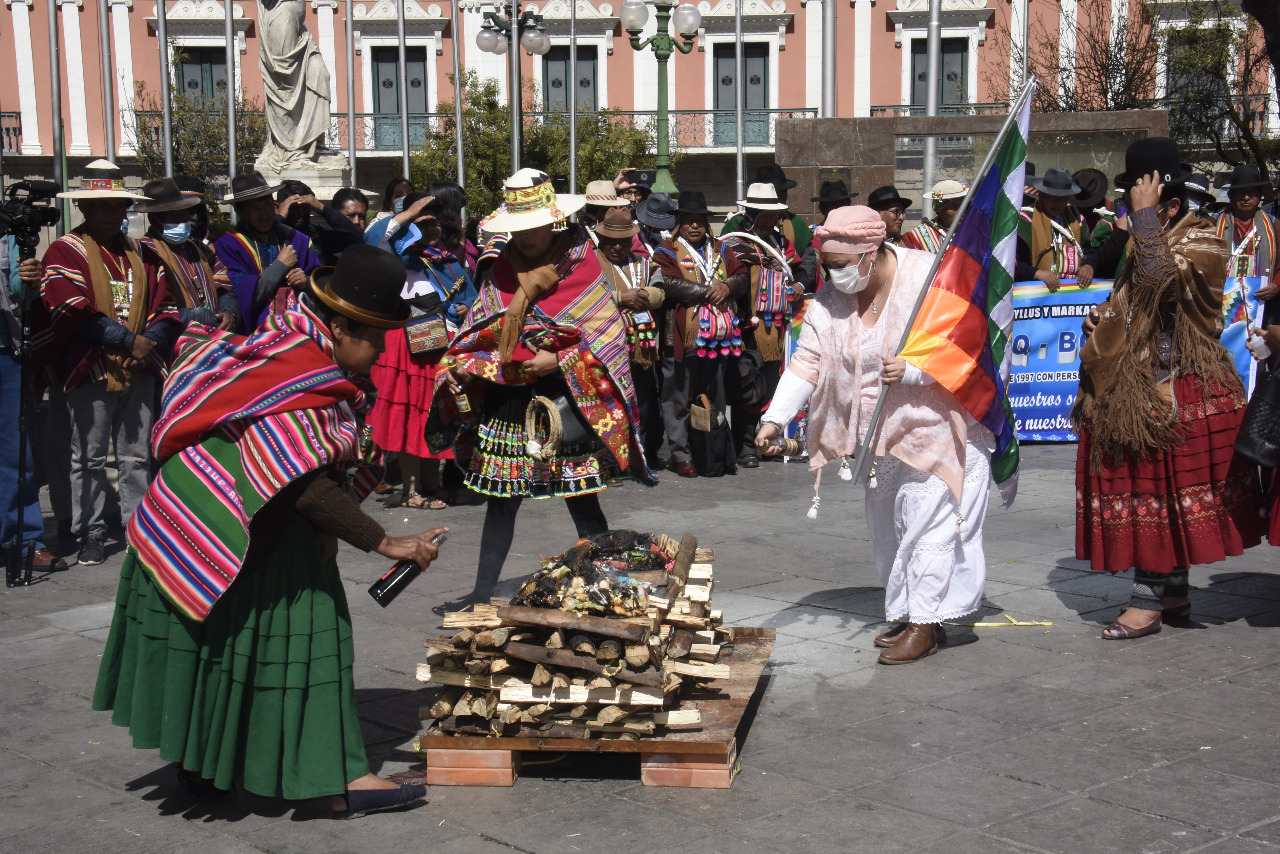 La ministra de la Presidencia, María Nela Prada participa de Día Internacional de los Pueblos Indígenas en plaza Murillo