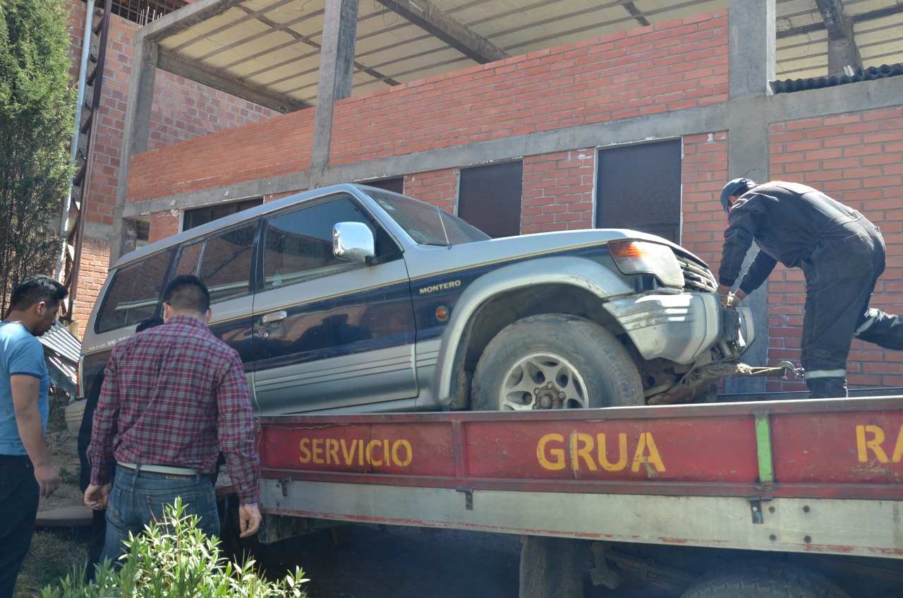 Ministerio de Justicia y Transparencia Institucional hace entrega de vehículos en desuso en calidad de donación a institutos tecnológicos de educación superior de la ciudad de El Alto