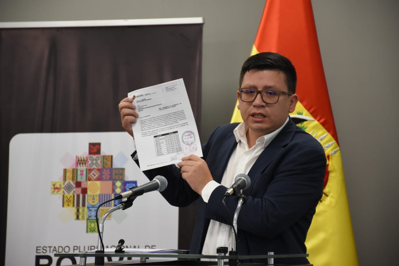 El ministro de Planificación, Sergio Cusicanqui, anuncia el cronograma de visitas técnicas departamentales, en miras al Censo de Población y Vivienda.