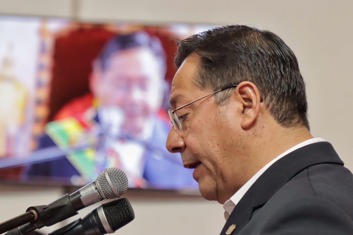 El Presidente Luis Arce discursa en los actos protocolares por los 197 años de independencia de Bolivia en la ciudad de Sucre