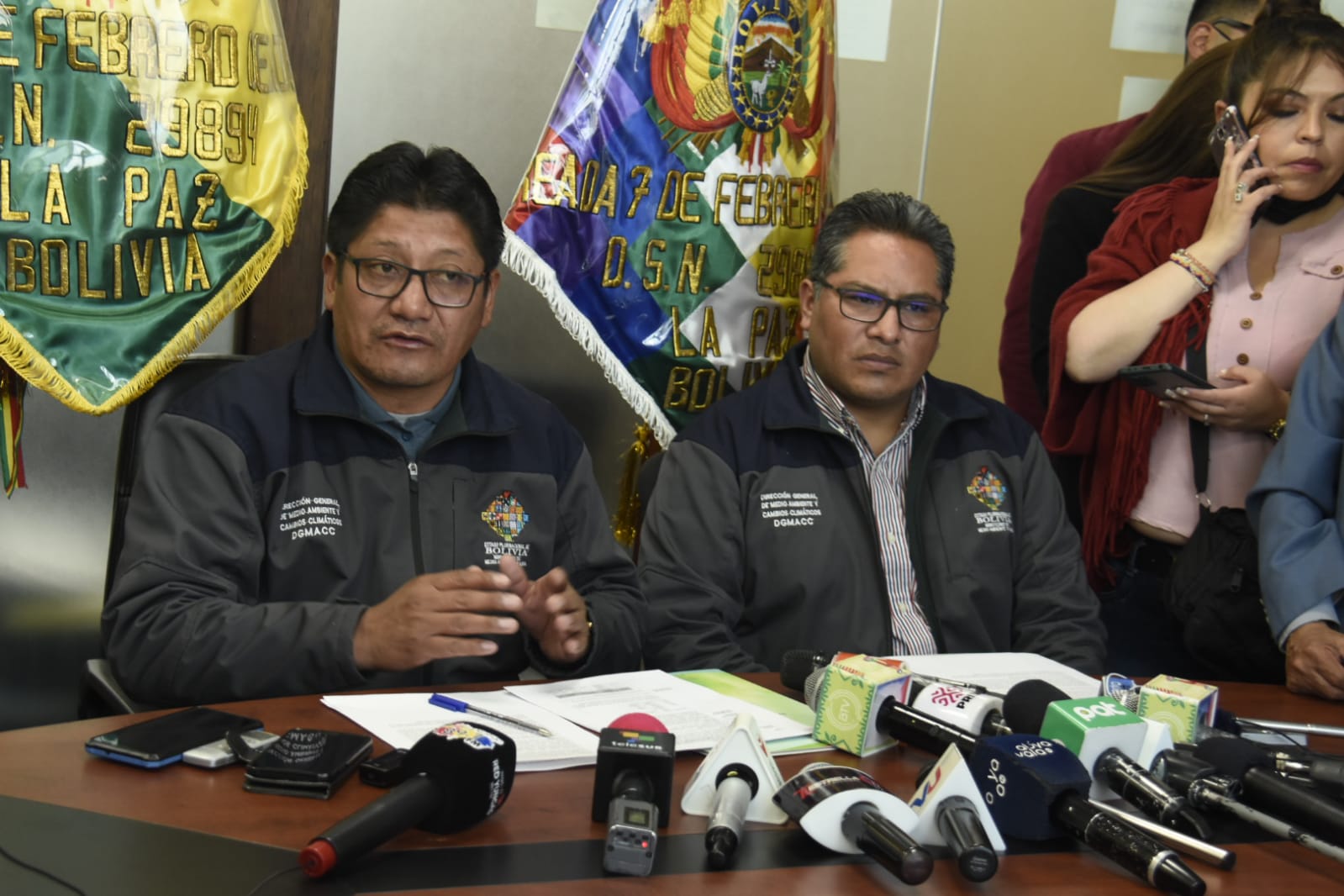 El viceministro de Medio Ambiente y Agua, Magin Herrera, brinda conferencia de prensa sobre los resultados de estudios del río Pilcomayo