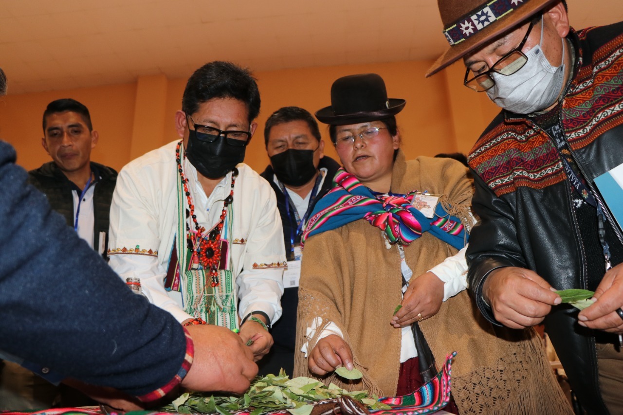 2° Encuentro Nacional de Institutos de Lenguas y Culturas, desarrollado entre el 12 y 14 de septiembre, en la ciudad de La Paz con presencia del ministro de Educación, Edgar Pary Chambi