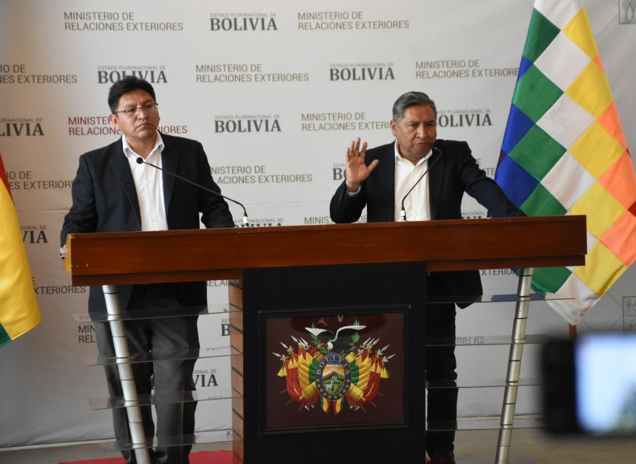 El Ministro de Relaciones Exteriores Rogelio Mayta en conferencia de prensa sobre la participación de la delegación boliviana en las Naciones Unidas y otras Reuniones Bilaterales