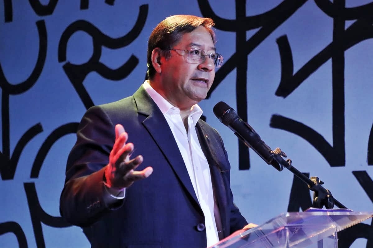 El presidente, Luis Arce, ofrece una conferencia en el centro cultural Mídia Ninja en Brasil sobre el modelo Económico Social Comunitario Productivo boliviano