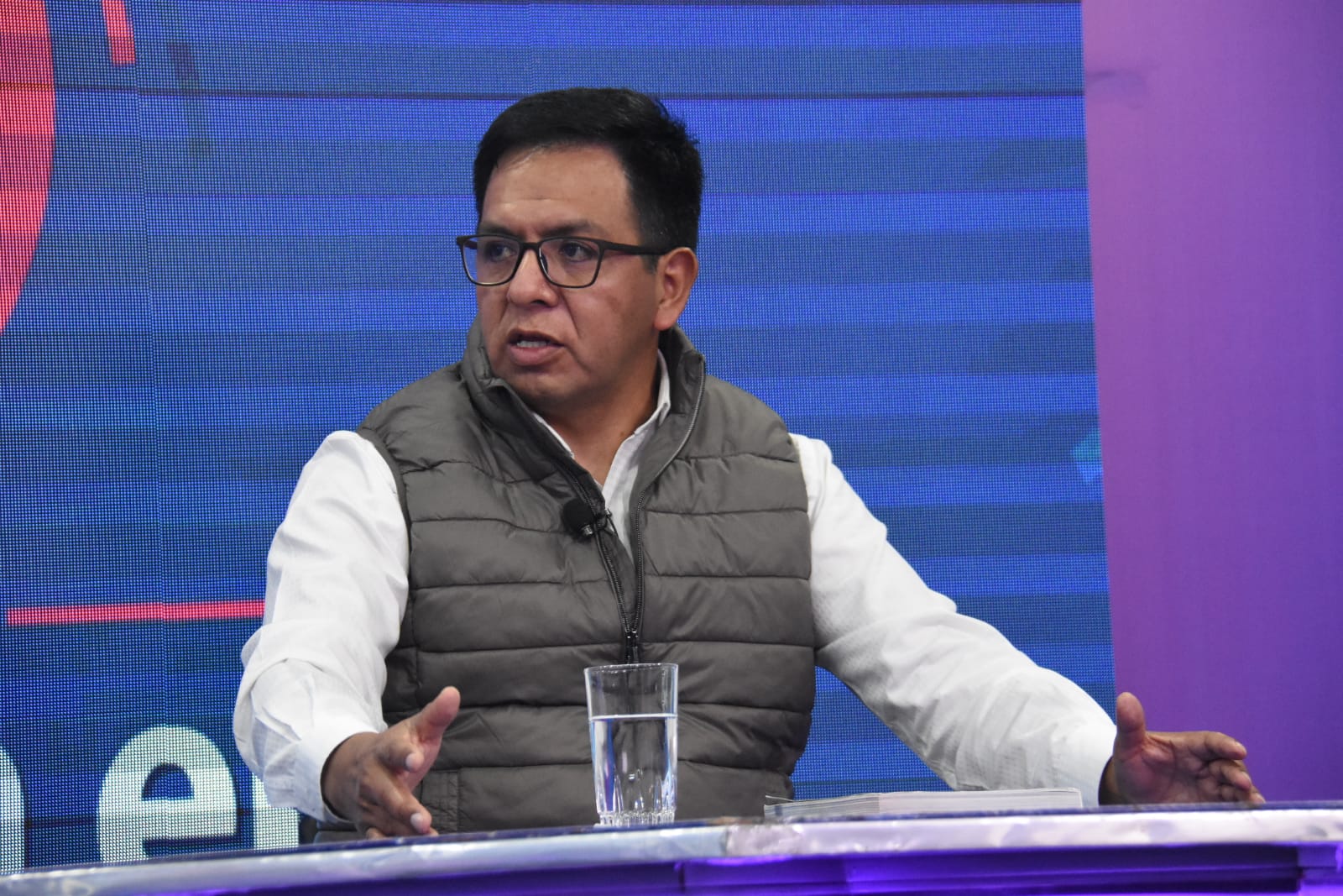 Jhonny Morales Viceministro de Política Tributaria, en el programa 