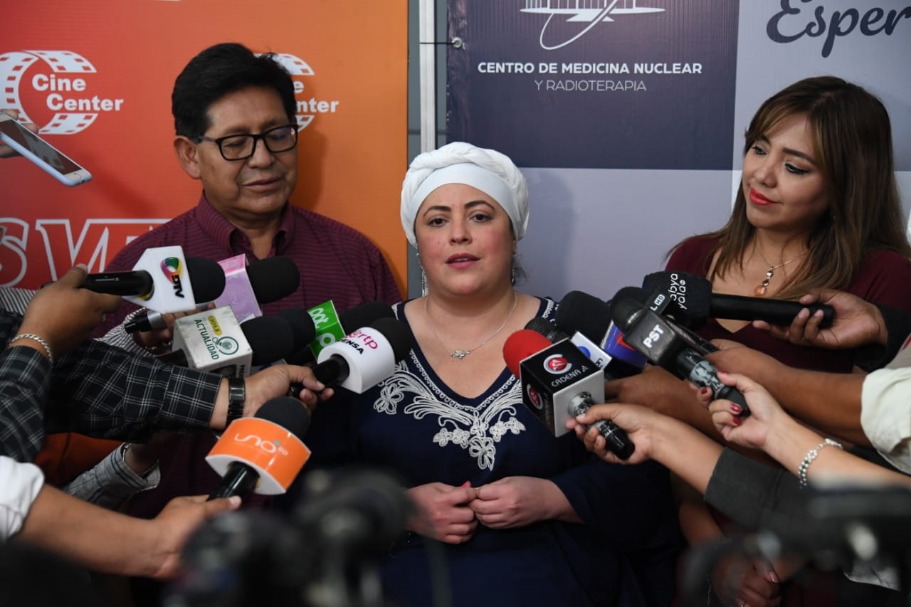 La Ministra de la Presidencia, María Nela Prada, y la viceministra de Comunicación, Gabriela Alcón, asisten a la presentación del Cortometraje