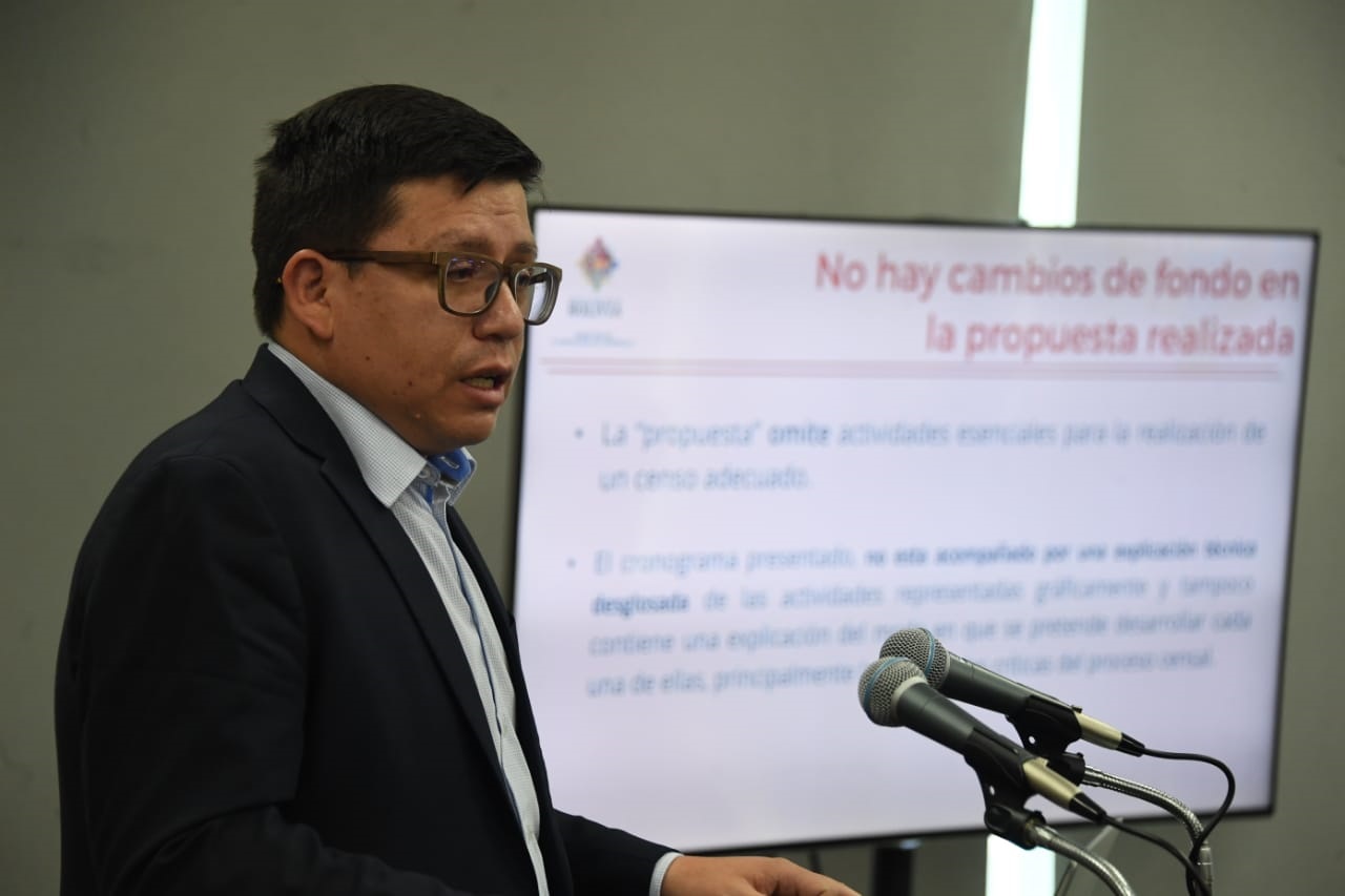 El ministro de Planificación del Desarrollo, Sergio Cusicanqui, junto al Instituto Nacional de Estadística (INE) brinda un conferencia en respuesta a propuesta de la Universidad Autónoma Gabriel René Moreno (UAGRM)