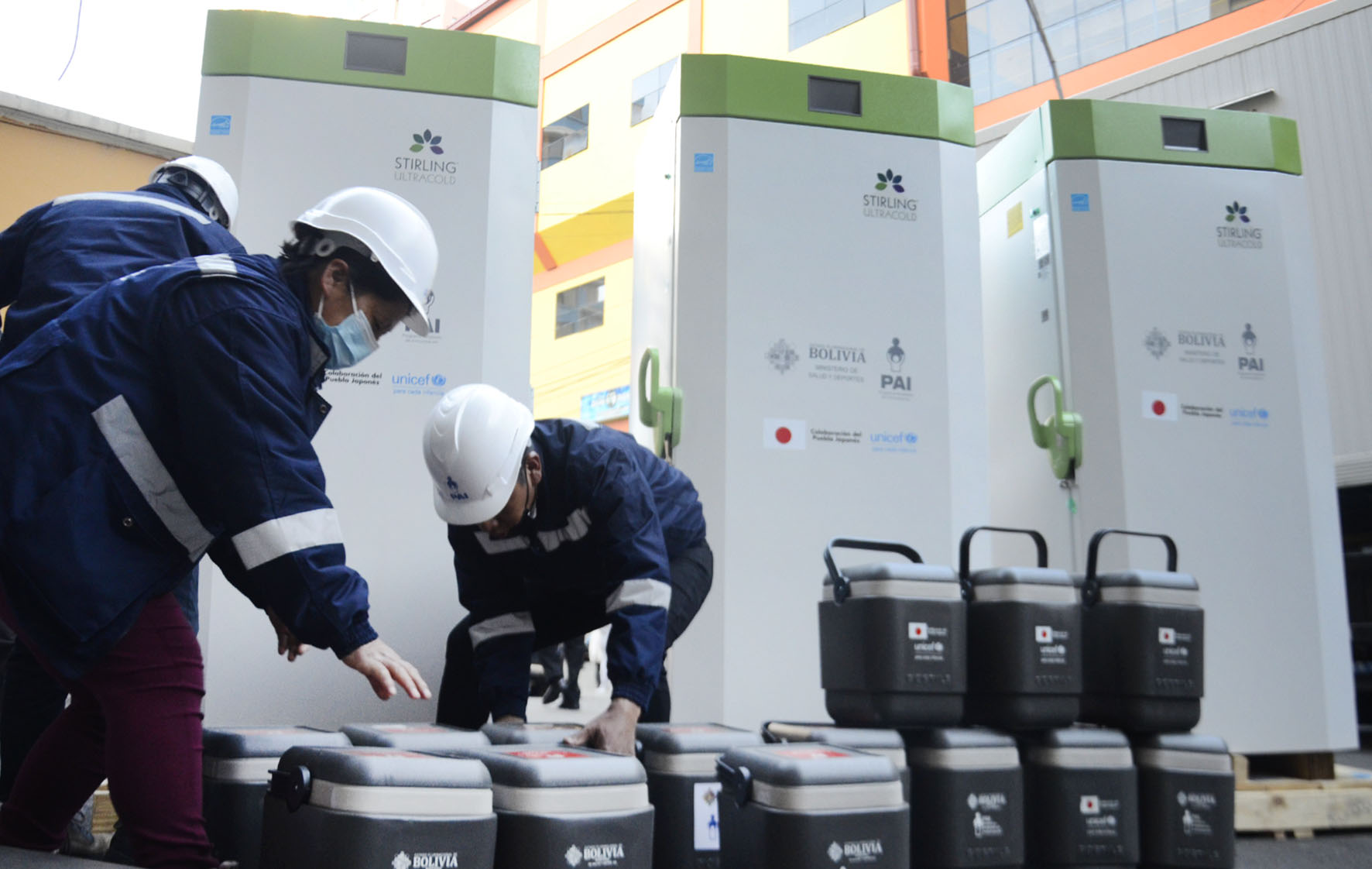 Conclusiones de la reunión con los Sedes del país y entrega de equipos de cadena de frío para el fortalecimiento del sistema de salud en Bolivia