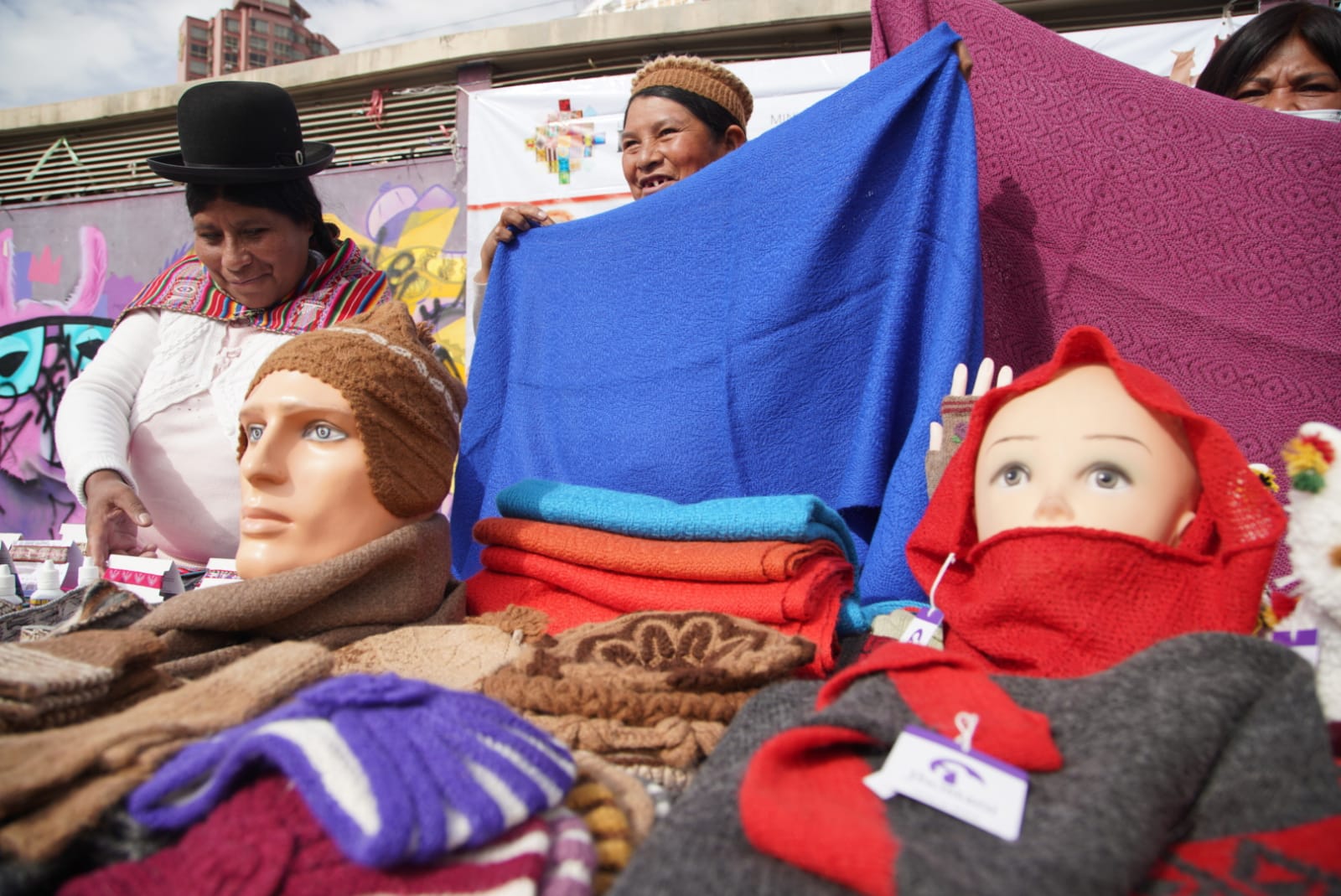 Lanzamiento de la Feria comercial de productos y Sub-productos de camélidos, organizado por el Ministerio de Desarrollo Rural y Tierra