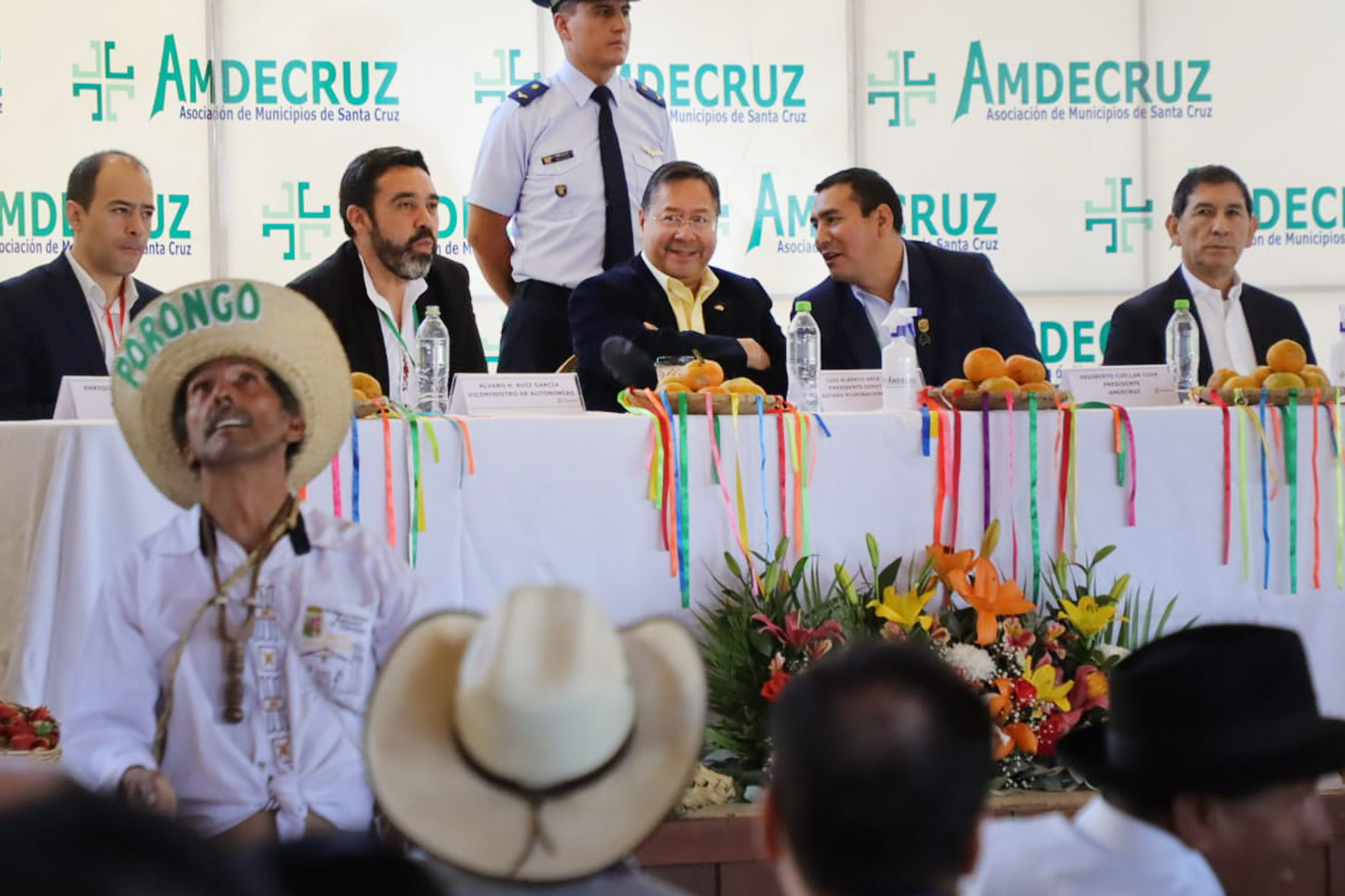 Presidente del Estado Luis Arce, participa en el acto por el 29 aniversario de AMDECRUZ