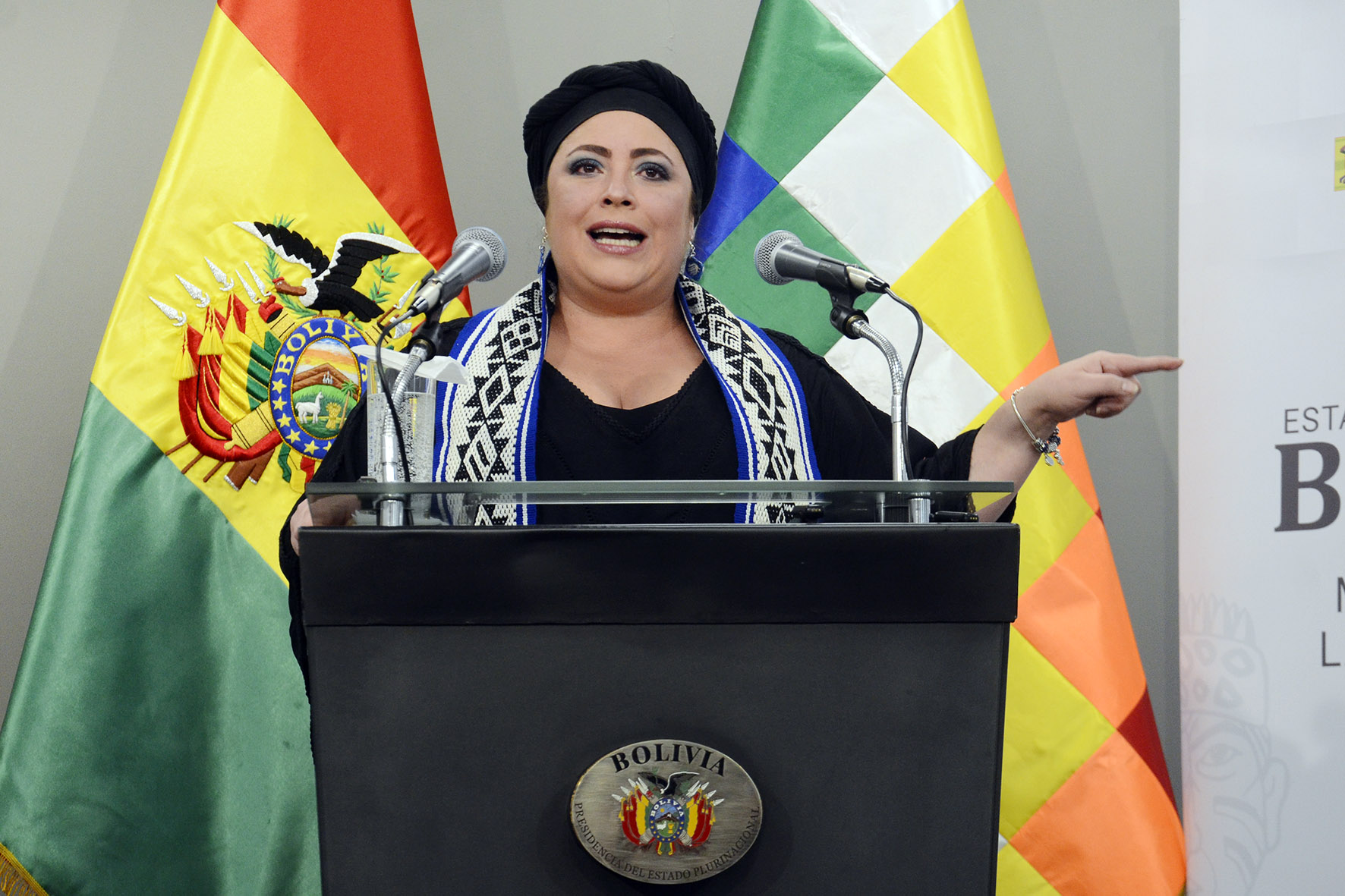 Ministra de la Presidencia María Nela Prada en conferencia de prensa en Casa Grande del Pueblo