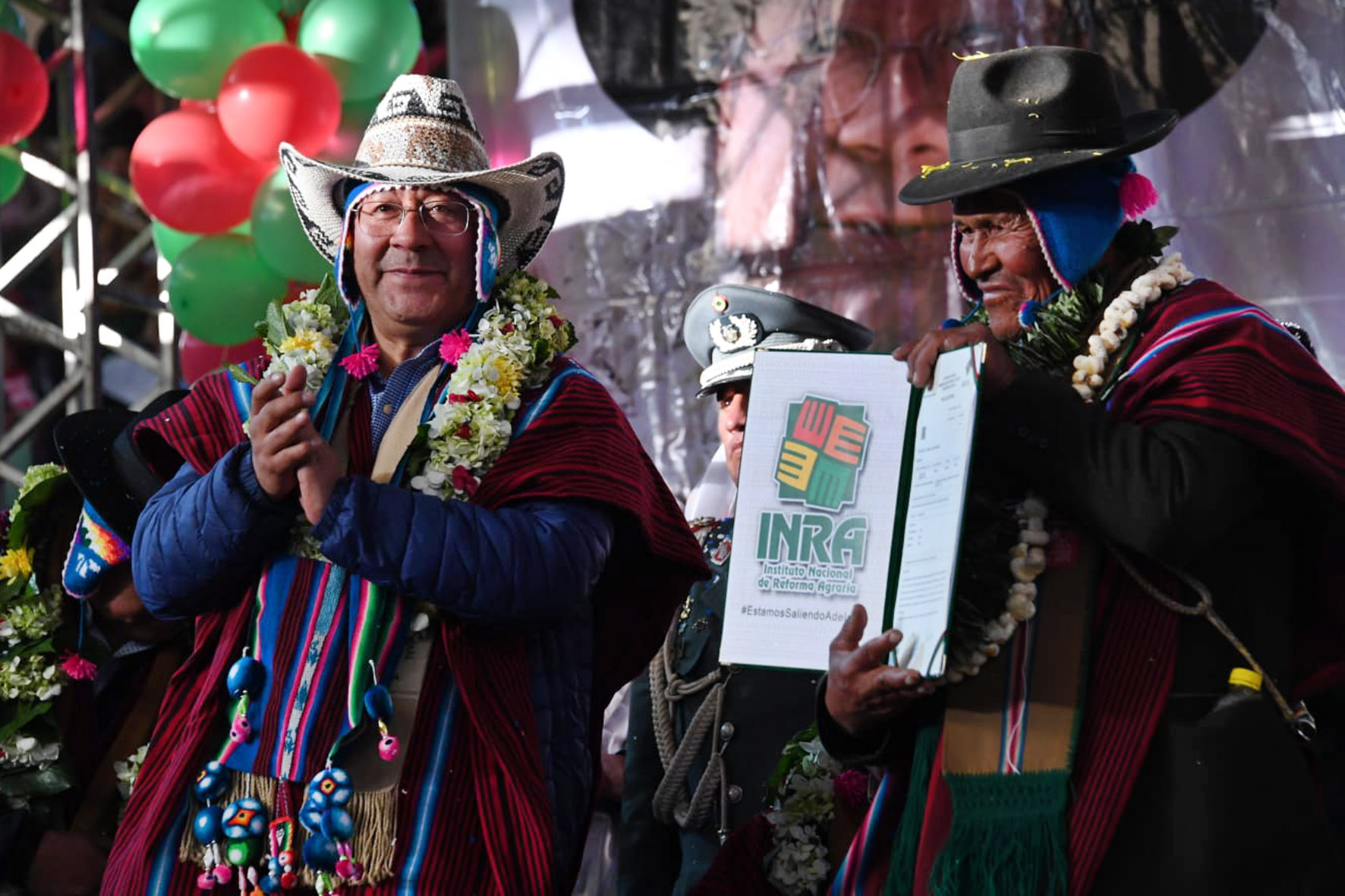 Presidente del estado Luis Arce entrega 13.254 títulos agrarios, en el marco del mes aniversario del departamento de La Paz