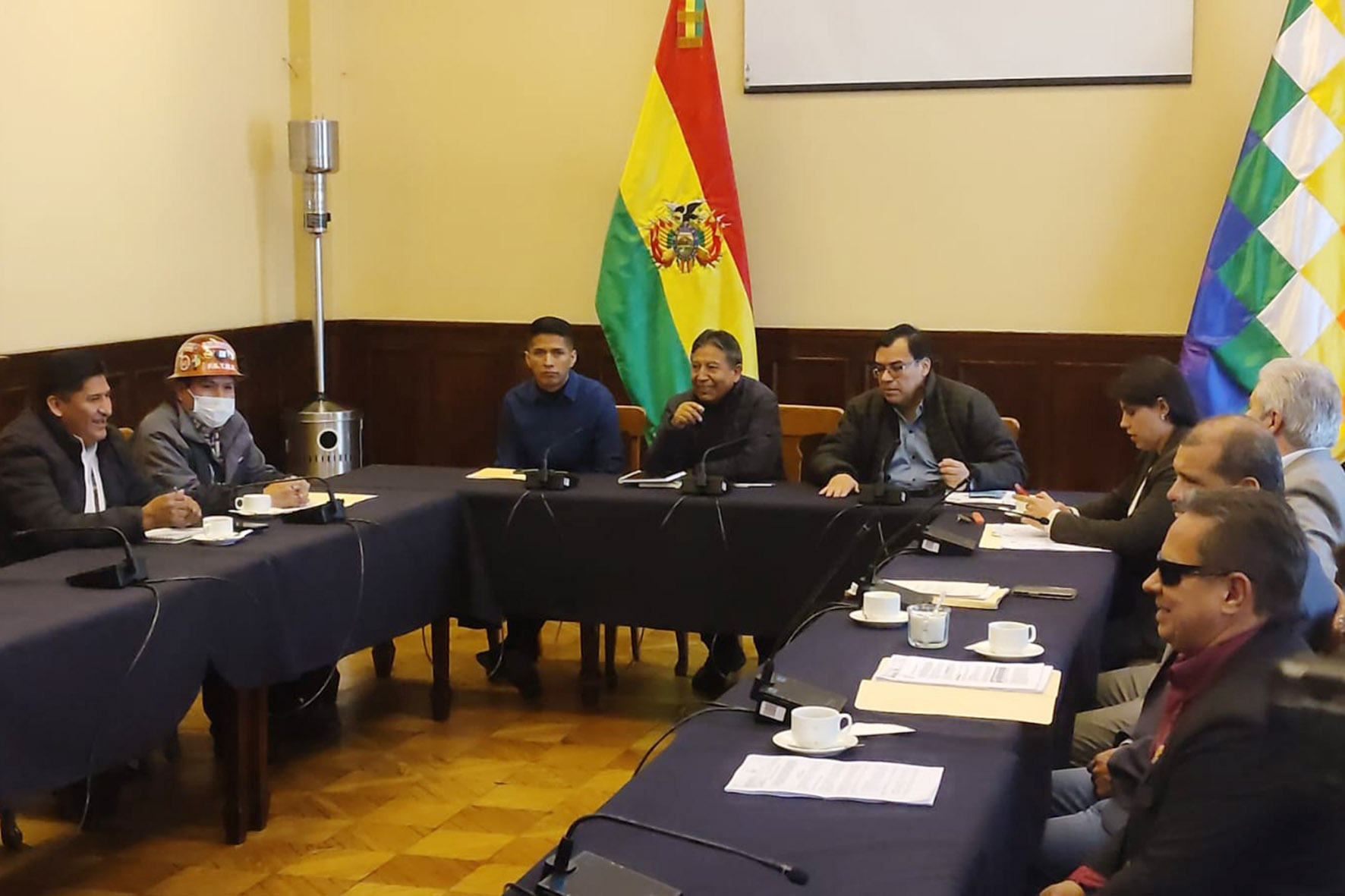 Presidente en ejercicio David Choquehuanca sostiene reunión con jefes de bancada de las tres fuerzas políticas