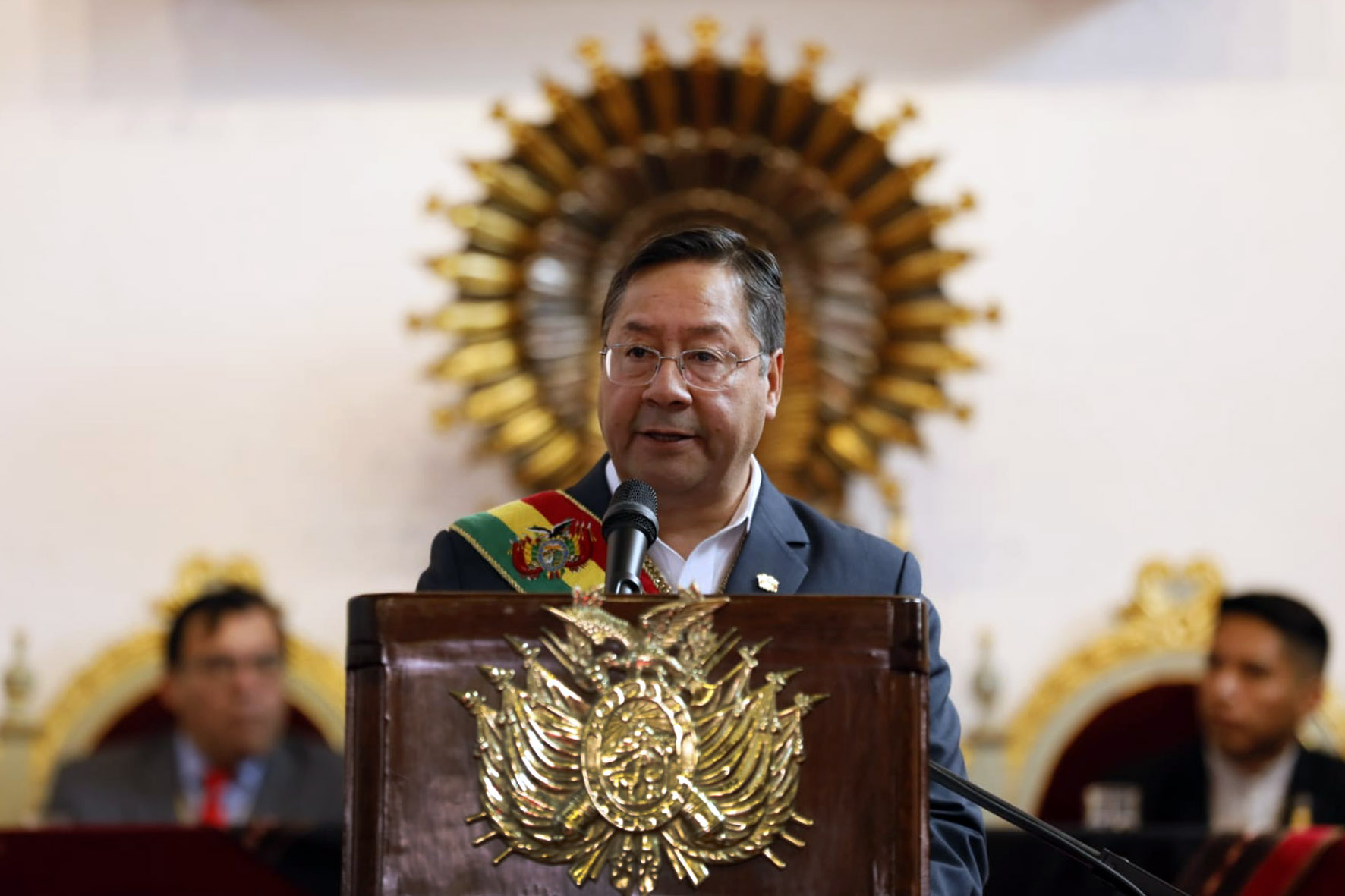 Presidente del Estado Luis Arce participa en la Sesión de Honor por el 198 aniversario de Bolivia, en Sucre