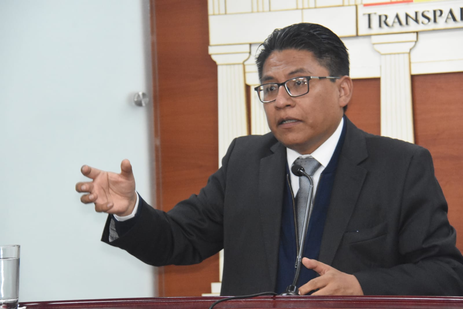 El ministro de Justicia, Iván Lima en conferencia de prensa