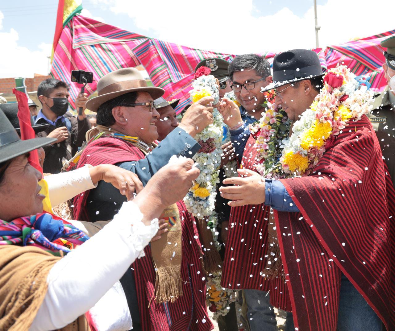 El Presidente del Estado Plurinacional de Bolivia Luis Arce Catacora colocó la piedra fundamental que da luz verde a la construcción de una moderna Planta de Transformación, Centro de Acopio y Almacenamiento de Papa
