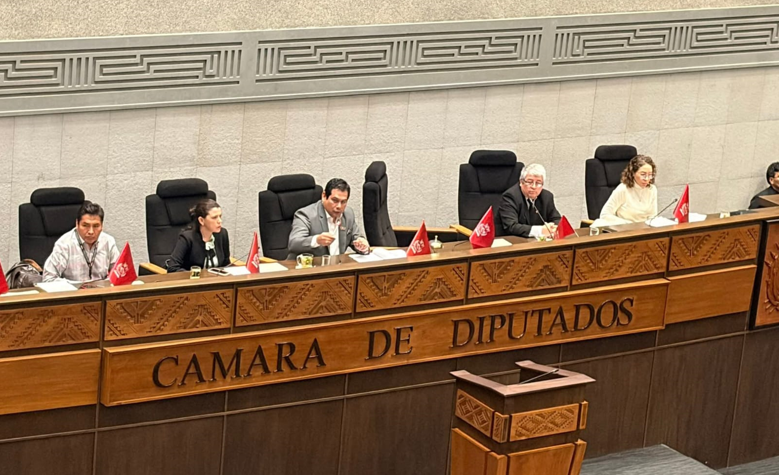 Cámara de Diputados aprueba ampliación del arraigo para exautoridades y remite el proyecto al Senado