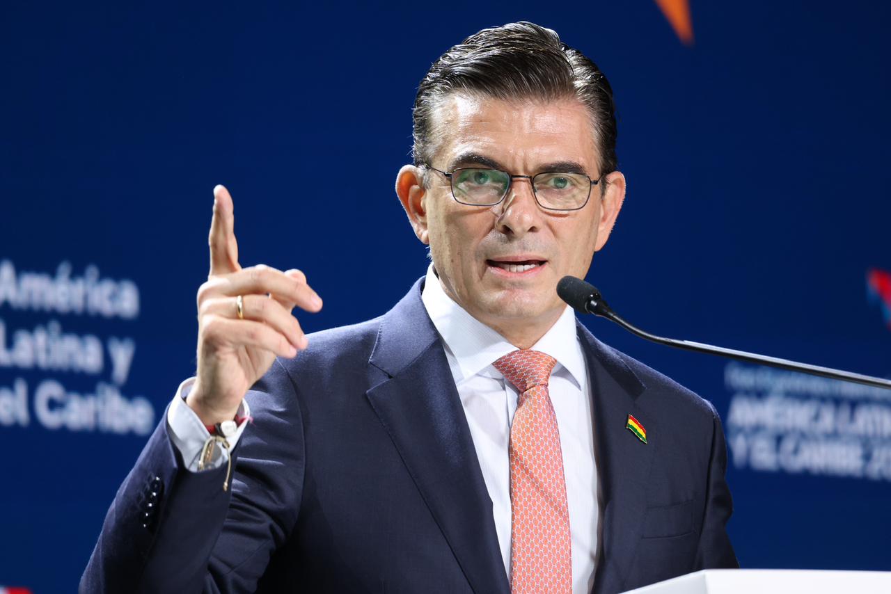 El presidente Rodrigo Paz revela que existen “ítems fantasmas” y salarios ilegales de la gestión anterior