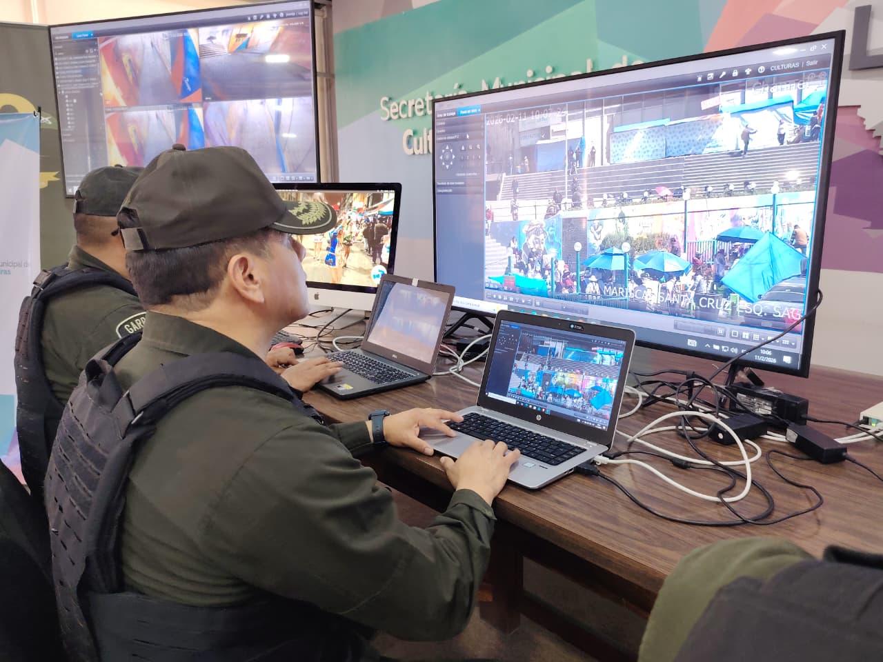 Control mediante cámaras de seguridad. Foto: Dirección Nacional de Seguridad Pública BOL 110.