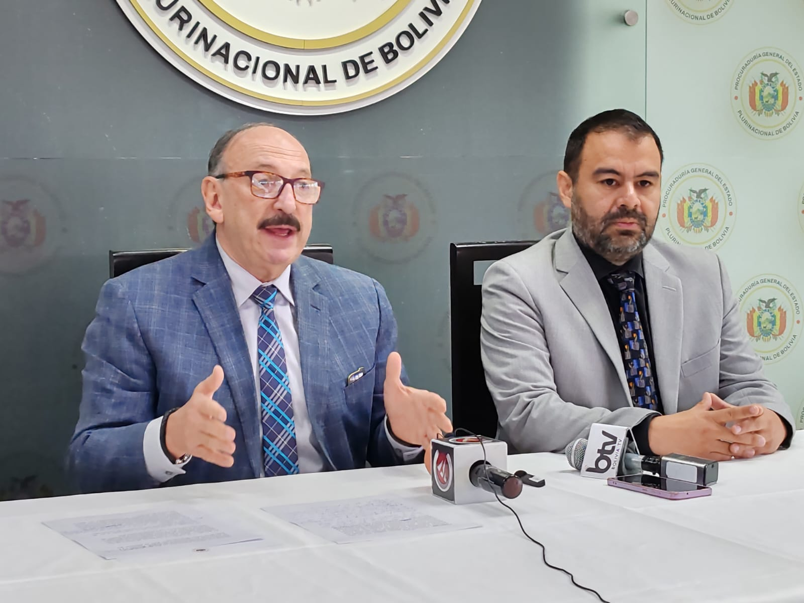 El procurador Hugo León La Faye, en conferencia de prensa. Foto: Procuraduría General del Estado