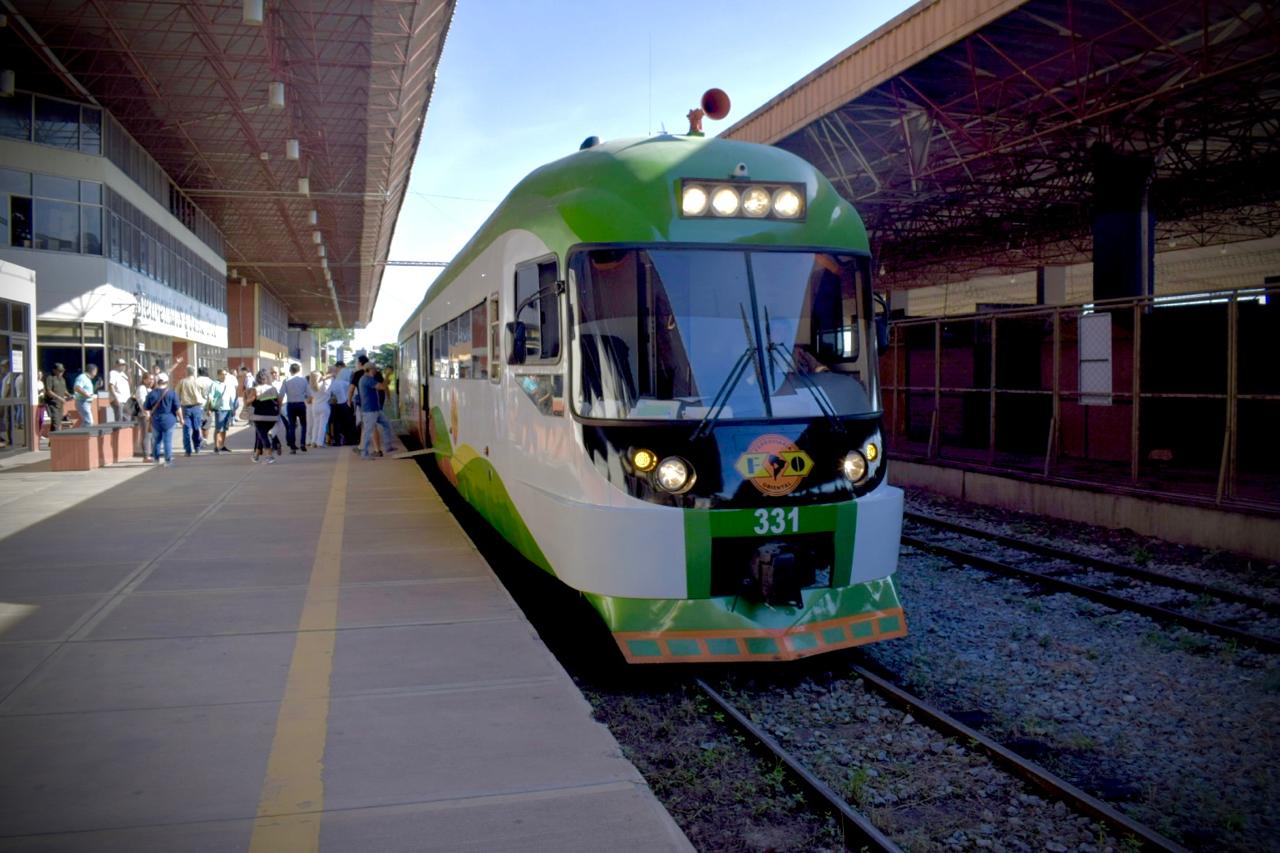 El ferrobús parte desde la Terminal Bimodal de Santa Cruz. Foto: MOPSV.